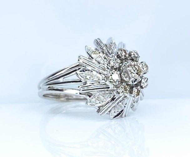 Bague 50 Bague en or blanc 18 carats et diamants 58 Facettes AB695