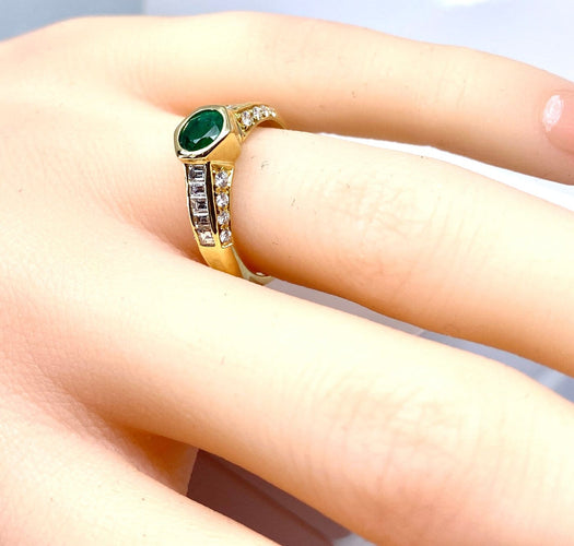 Bague 50 Bague jonc en or jaune 18 carats, émeraude et diamants 58 Facettes AB732