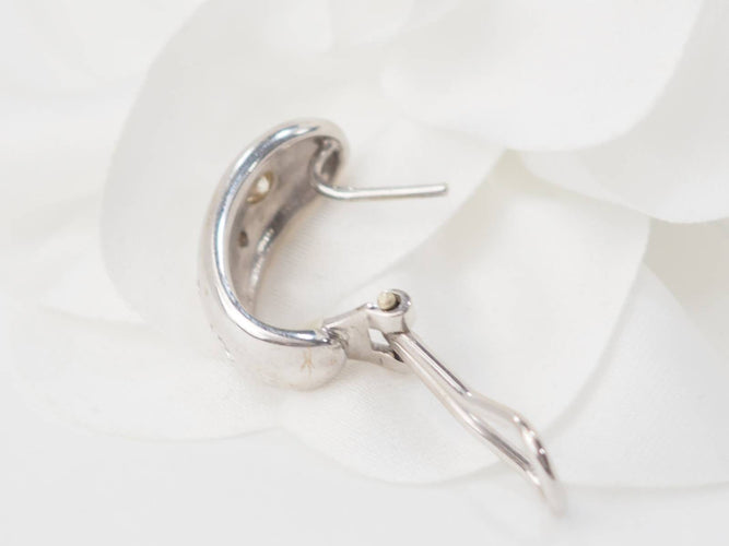 Boucles d'oreilles Boucles d’oreilles en or blanc et diamants 58 Facettes 21485