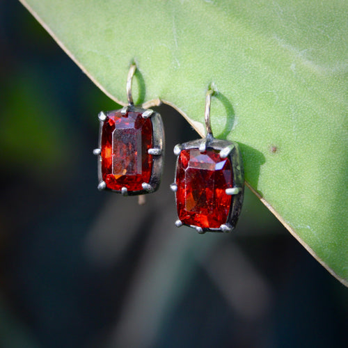 Boucles d'oreilles Georgian Revival - Boucles d'oreilles en or 18K, argent et grenats mandarins 58 Facettes