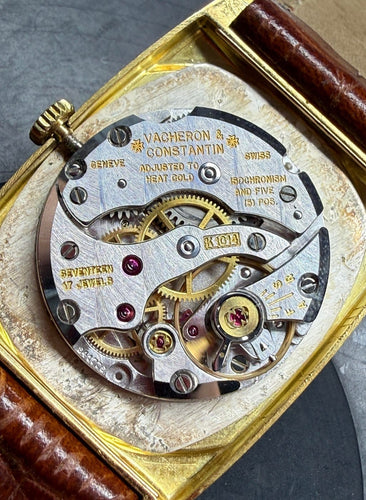 Vacheron Constantin Tonneau Or jaune 1970  Réf 7813 1.jpg