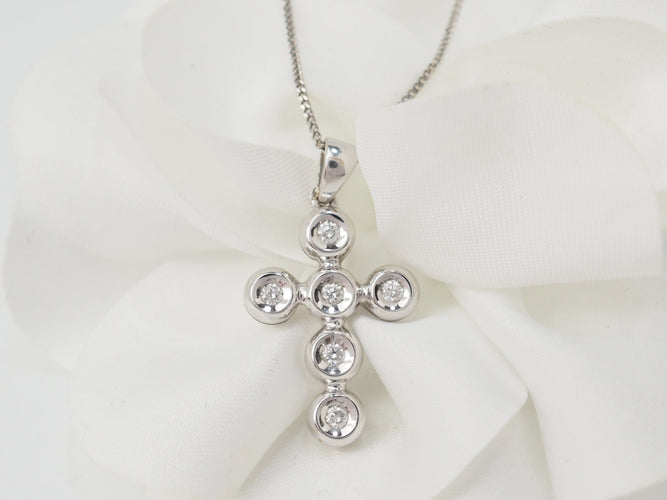 Collier Collier croix en or blanc et diamants 58 Facettes 21080