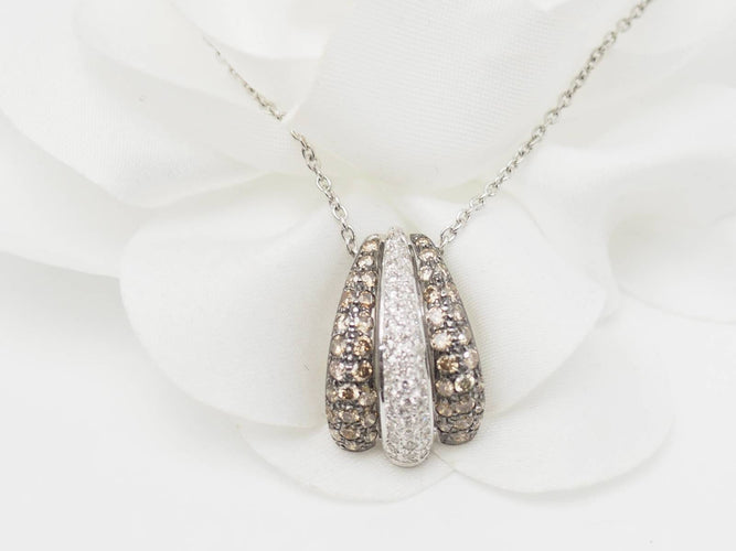 Collier Collier pendentif en or blanc et diamants 58 Facettes 29193