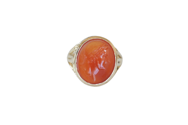 Bague 53.5 Bague ancienne intaille cornaline en or jaune 58 Facettes