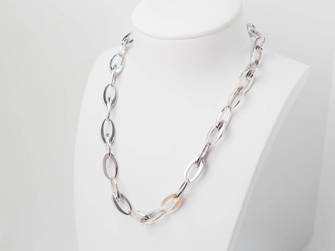 Collier Collier en or blanc 18 carats à maillons ovales – 25 g 58 Facettes 23426