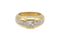 Bague chevalière en or jaune 18 carats et diamants princesse