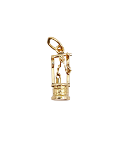 Pendentif vintage en or 18k formant un puits