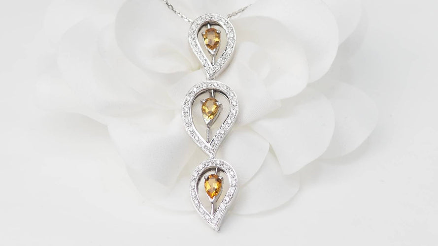 Collier Collier en or blanc, citrines et diamants 58 Facettes 32805b