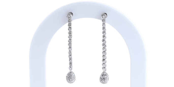 Boucles d'oreilles Boucles d'oreilles pendantes en or blanc 18K et diamants 58 Facettes D-66611
