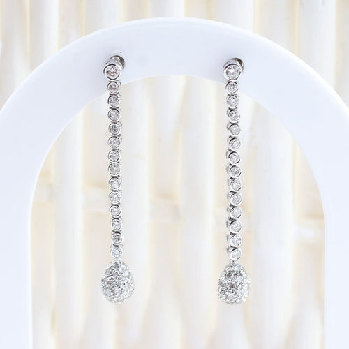 Boucles d'oreilles Boucles d'oreilles pendantes en or blanc 18K et diamants 58 Facettes D-66611