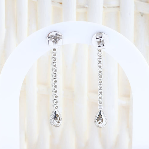 Boucles d'oreilles Boucles d'oreilles pendantes en or blanc 18K et diamants 58 Facettes D-66611