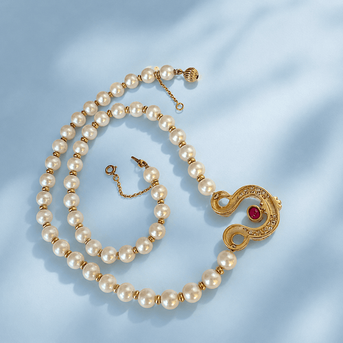 Collier Collier perles de culture en or jaune, rubis et diamants 58 Facettes 1786