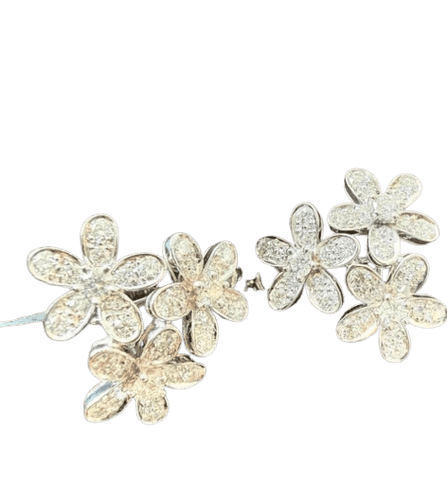 Boucles d'oreilles Van Cleef & Arpels Socrate - Boucles d’oreilles en or blanc et diamants 58 Facettes jnci81