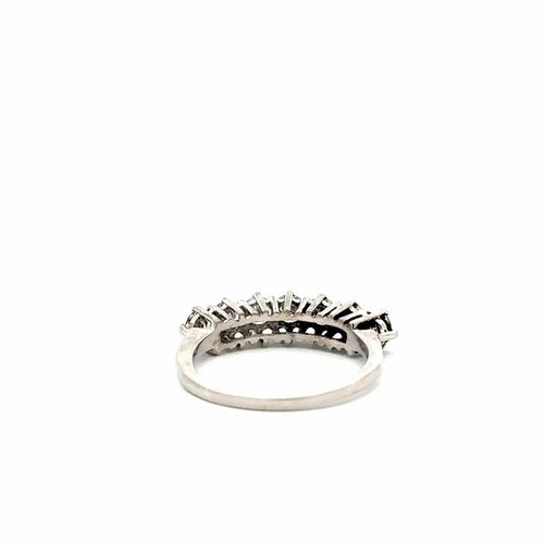 Bague 54 Infinity Sparkle - Bague demi-alliance en or blanc et diamants 58 Facettes 50473