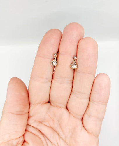 Boucles d'oreilles Dormeuses anciennes en or 18k, platine et diamants 58 Facettes A07232
