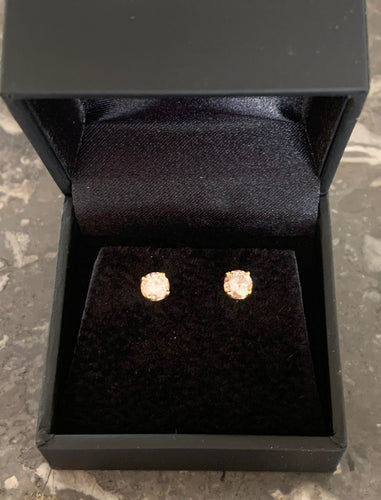 Boucles d'oreilles Boucles d'oreilles diamants 0,90 ct en or jaune 18 carats 58 Facettes BO261