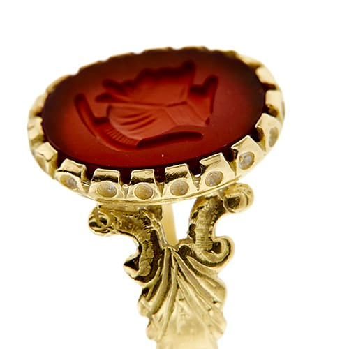 Bague 69 Bague chevalière homme en or jaune et camée de cornaline 58 Facettes 38403