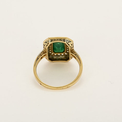 Bague 57 Bague en or jaune et blanc, émeraudes et diamants 58 Facettes B260346