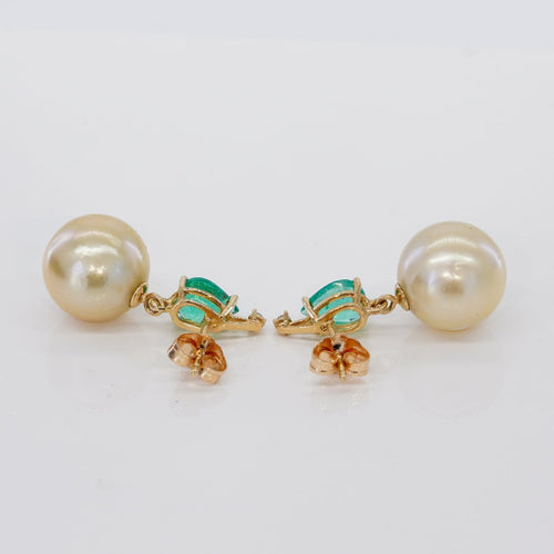 Boucles d'oreilles Boucles d'oreilles en or jaune 14 ct, émeraudes, perles et diamants 58 Facettes E026