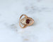 Bague 52 Bague marquise ancienne en or rose, spinelle rouge et diamants 58 Facettes