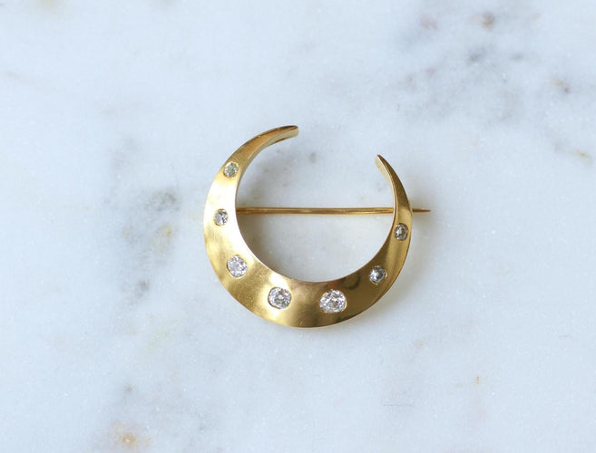 Broche Broche ancienne croissant de lune en or jaune et diamants 58 Facettes