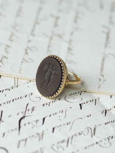 Bague 59 Bague ancienne intaille jaspe Cupidon et Psyché en or jaune 58 Facettes