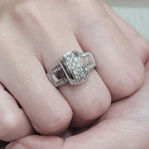 Bague 54 Bague en or blanc 18k et diamants 58 Facettes S106