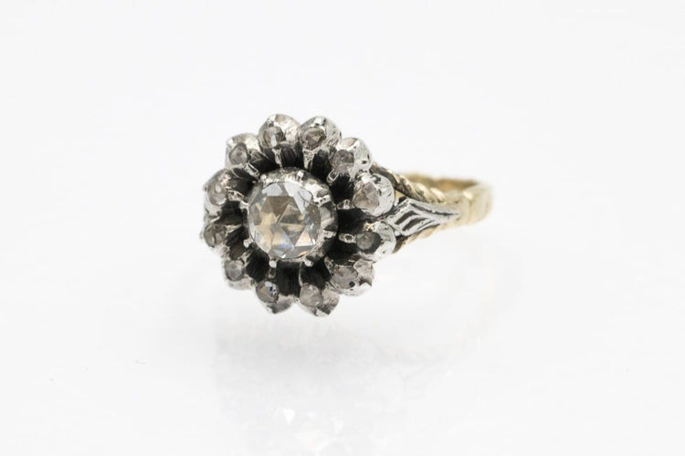 Bague 57 Bague ancienne en or jaune, argent et diamants taille rose 58 Facettes 12228