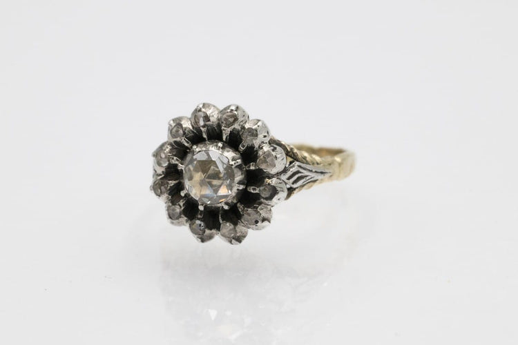 Bague 57 Bague ancienne en or jaune, argent et diamants taille rose 58 Facettes 12228