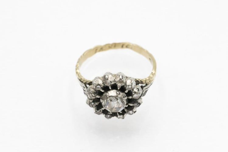 Bague 57 Bague ancienne en or jaune, argent et diamants taille rose 58 Facettes 12228