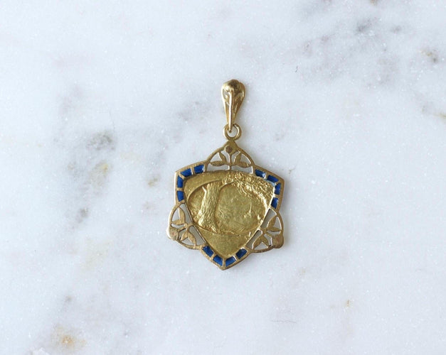 Pendentif Émile Monier - Médaille Art nouveau en or jaune, émail et perles 58 Facettes