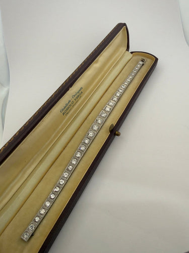 Bracelet Bracelet rivière en platine et diamants 58 Facettes bpd