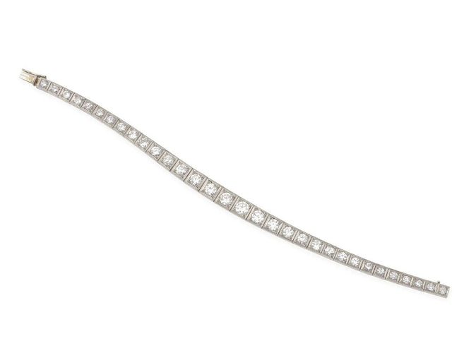 Bracelet Bracelet rivière en platine et diamants 58 Facettes bpd