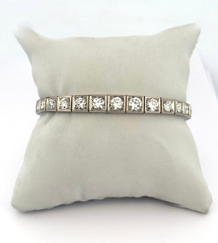 Bracelet Bracelet rivière en platine et diamants 58 Facettes bpd