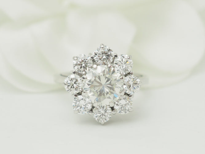 Bague 54 Bague marguerite ancienne en or blanc et diamants 58 Facettes 33796