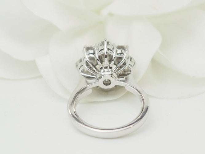 Bague 54 Bague marguerite ancienne en or blanc et diamants 58 Facettes 33796