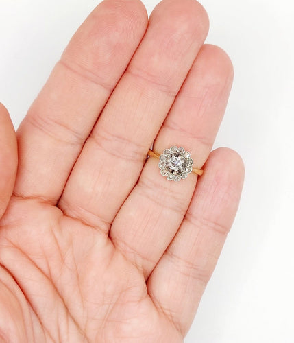Bague 50.5 Bague marguerite en or 18k, platine et diamants 58 Facettes A07422