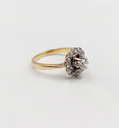 Bague 50.5 Bague marguerite en or 18k, platine et diamants 58 Facettes A07422