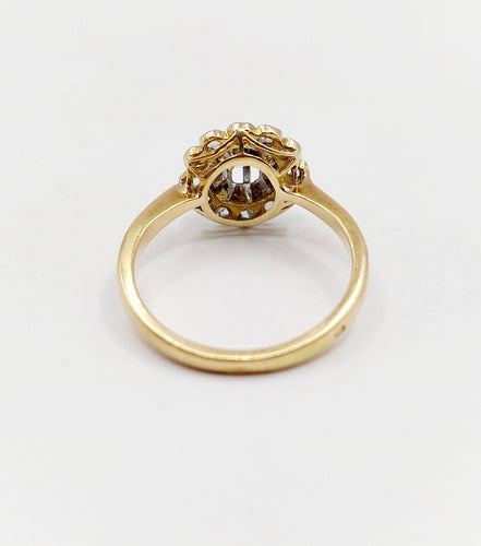 Bague 50.5 Bague marguerite en or 18k, platine et diamants 58 Facettes A07422