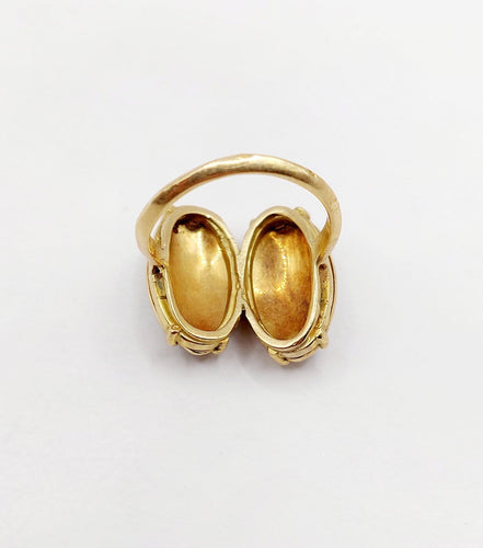 Bague 49.5 Bague chevalière victorienne en or 18K, fleurs et émail 58 Facettes A07423