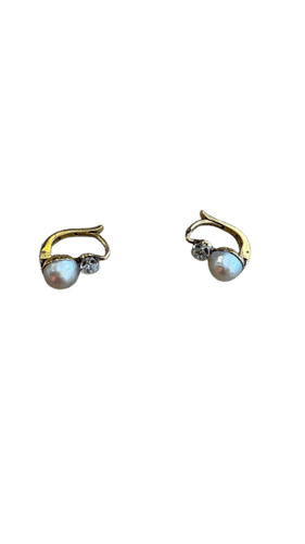 Boucles d'oreilles dormeuses en or jaune, perles et diamants