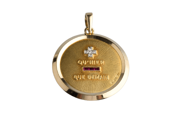 Pendentif A. Augis - Pendentif en or jaune 18K, rubis et diamants 58 Facettes MEDAMDRCC1479-107