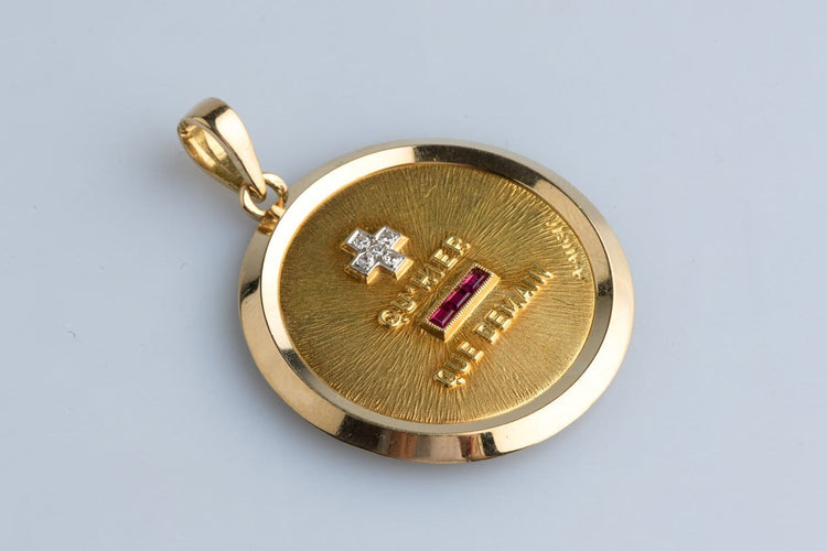 Pendentif A. Augis - Pendentif en or jaune 18K, rubis et diamants 58 Facettes MEDAMDRCC1479-107