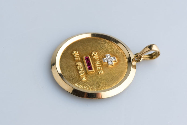 Pendentif A. Augis - Pendentif en or jaune 18K, rubis et diamants 58 Facettes MEDAMDRCC1479-107