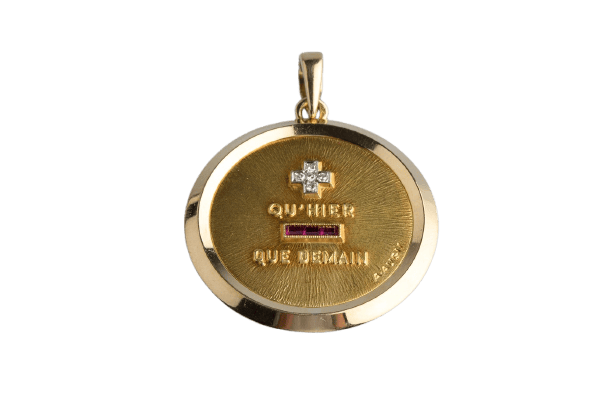 Pendentif A. Augis - Pendentif en or jaune 18K, rubis et diamants 58 Facettes MEDAMDRCC1479-107