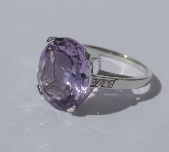 Bague 56 Mauboussin Mon Bébé d’Amour - Bague en or blanc, améthyste et diamants 58 Facettes Bague
