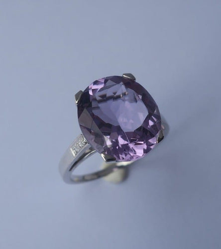 Bague 56 Mauboussin Mon Bébé d’Amour - Bague en or blanc, améthyste et diamants 58 Facettes Bague