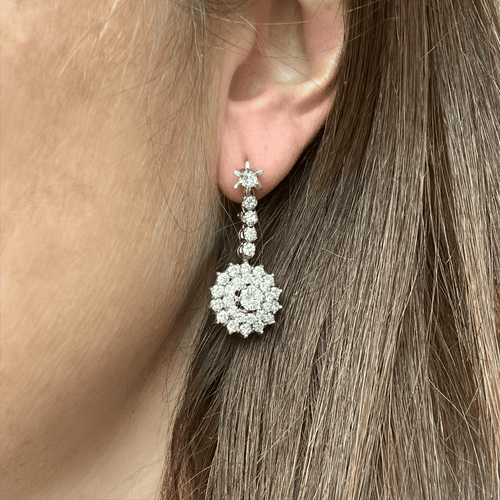 Boucles d'oreilles Paire de pendants d'oreilles diamants 58 Facettes REF2397-119