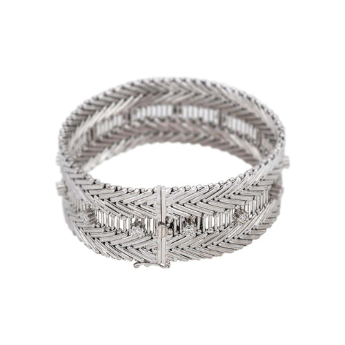 Bracelet Bracelet manchette en or blanc et diamants 58 Facettes 5237102CN