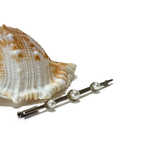 Broche Broche - Broche barrette aux perles en or gris 18K 58 Facettes REF2401-179